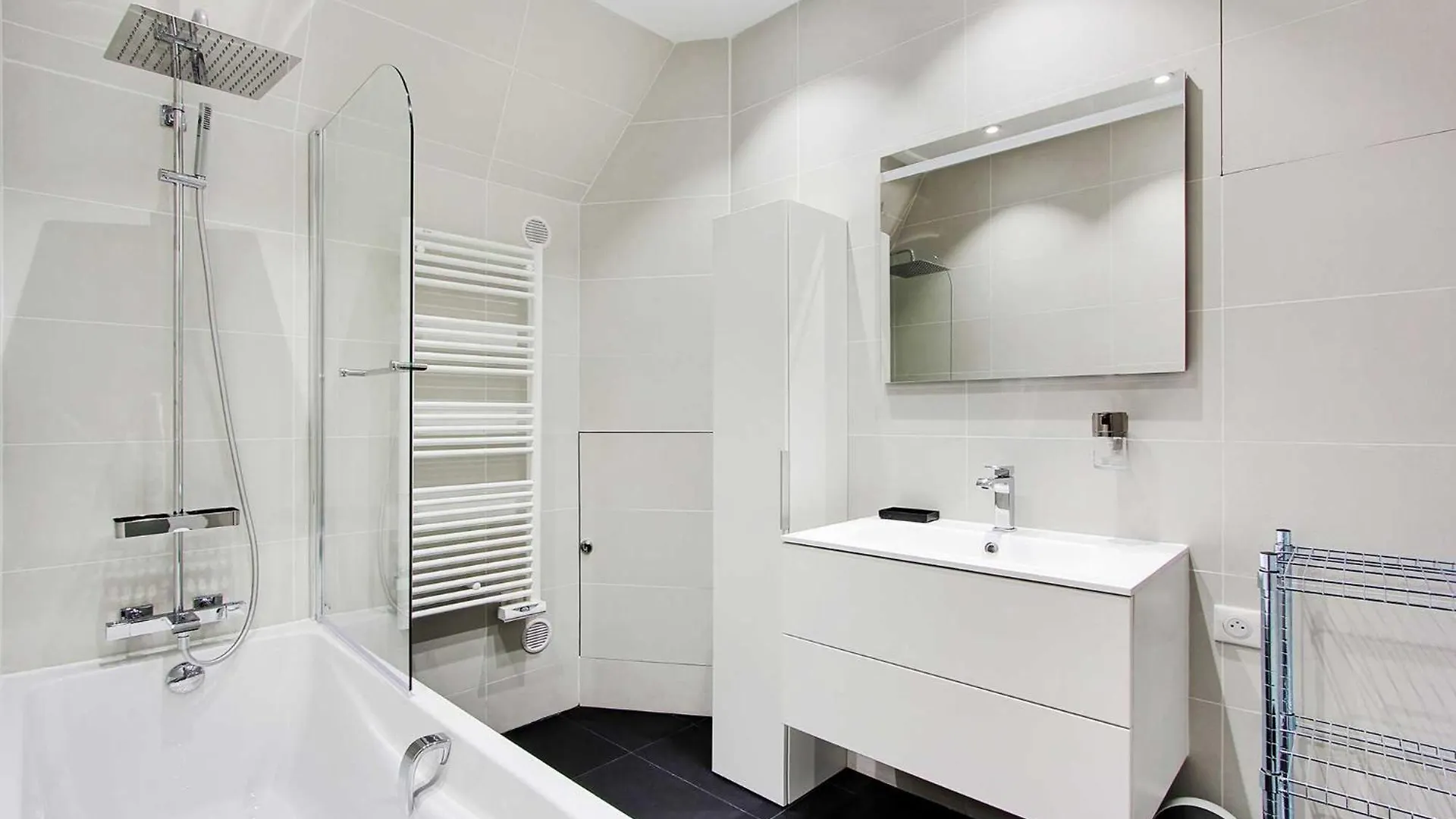 Authentic Apartment - 2Br-6P - Le Marais Paris France